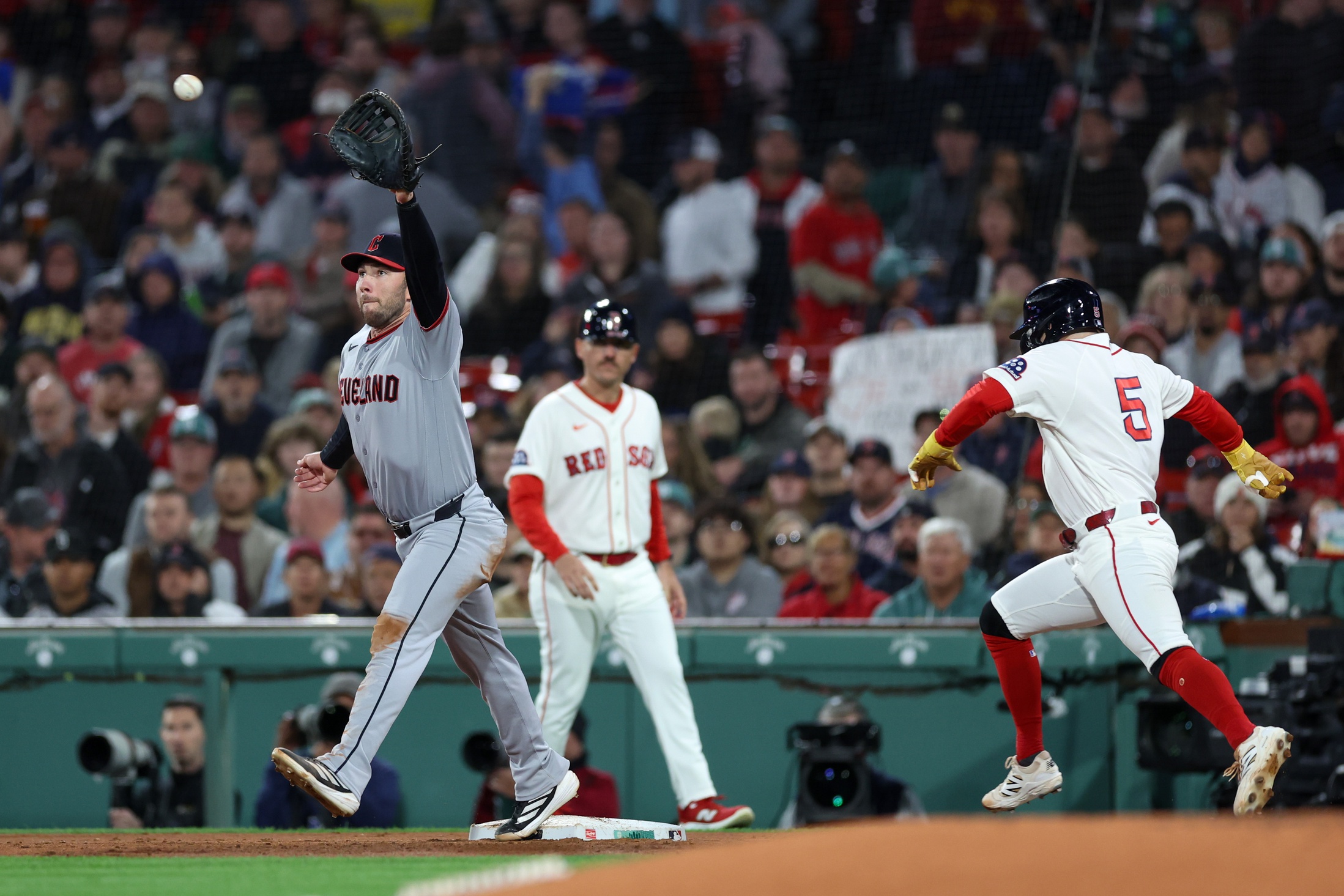 Willson Contreras’ status for playoffs in doubt as Red Sox offense sputters in 1-0 loss to Guardians Willson Contreras’ status for playoffs in doubt as Red Sox offense sputters in 1-0 loss to Guardians