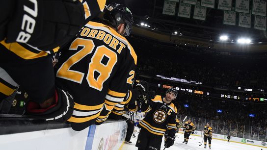 Final: Bruins 5, Canucks 2 - B's improve to 14-2-0 on the year taken At TD Garden (Bruins)