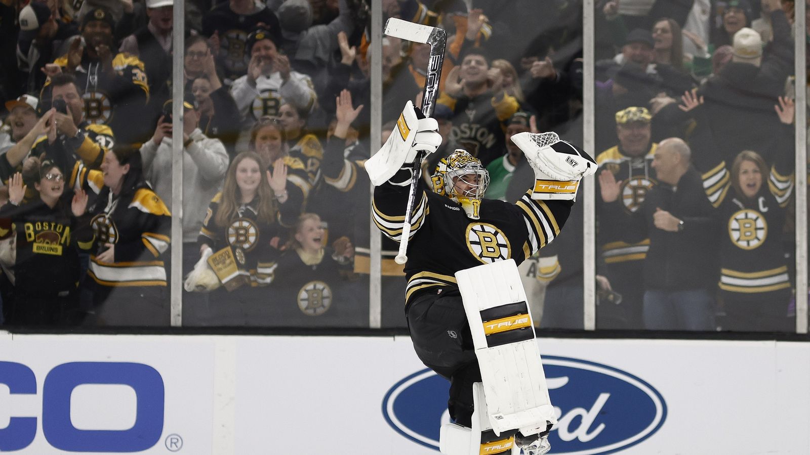 A large gap remains between Bruins and Jeremy Swayman