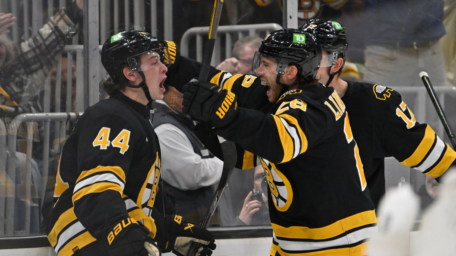 Hagens continues hot start to rookie season Hagens continues hot start to rookie season