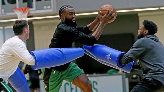Celtics notes: How the Celtics built their seven-game win streak, Jaylen Brown's return, & losing Chris Ford taken at the Auerbach Center (Celtics)
