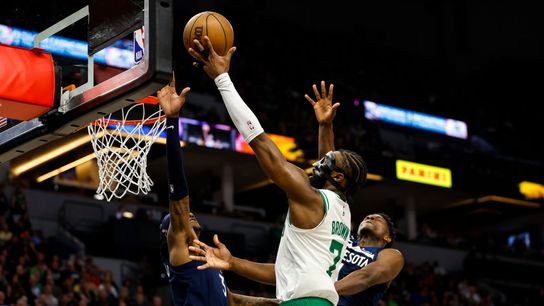 Final: Celtics 104, Timerwolves 102 - Jaylen Brown drops 35 as C's survive taken at BSJ Headquarters (Celtics)
