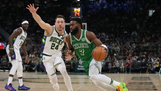Video breakdown: Jaylen Brown, Jayson Tatum need to trust teammates more down the stretch taken at BSJ Headquarters (Celtics)