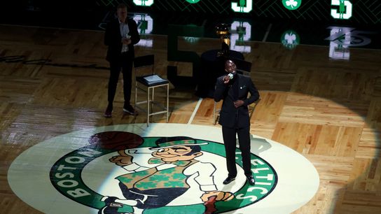 Kevin Garnett raises his number, buries hatchet with Ray Allen, in historic night taken TD Garden (Celtics)