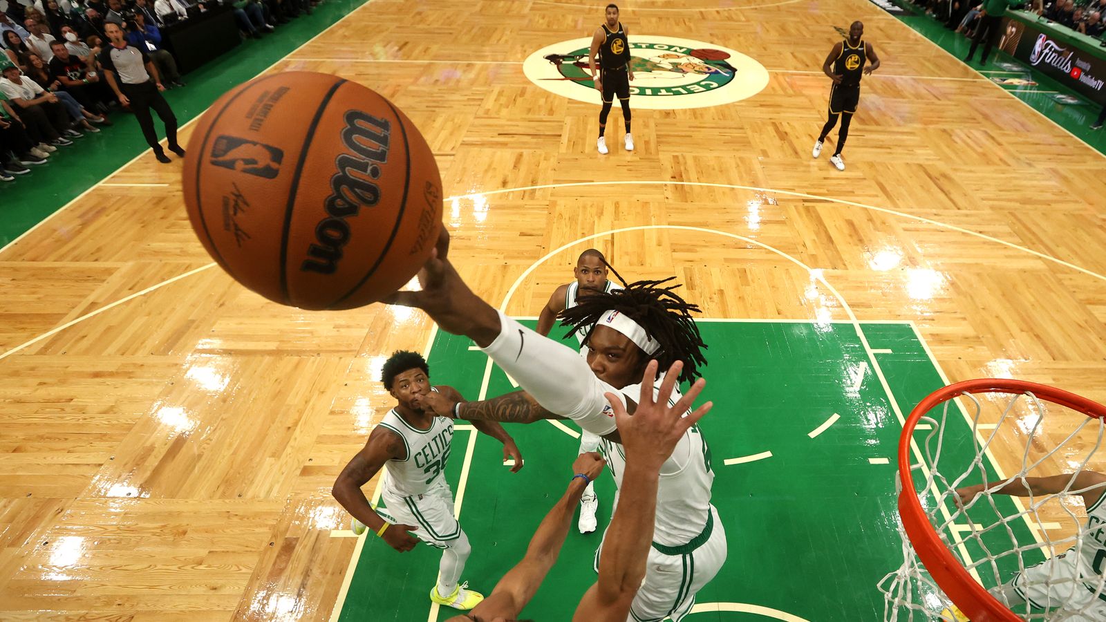VIDEO: Robert Williams breaks the rim, causes delay in Celtics vs