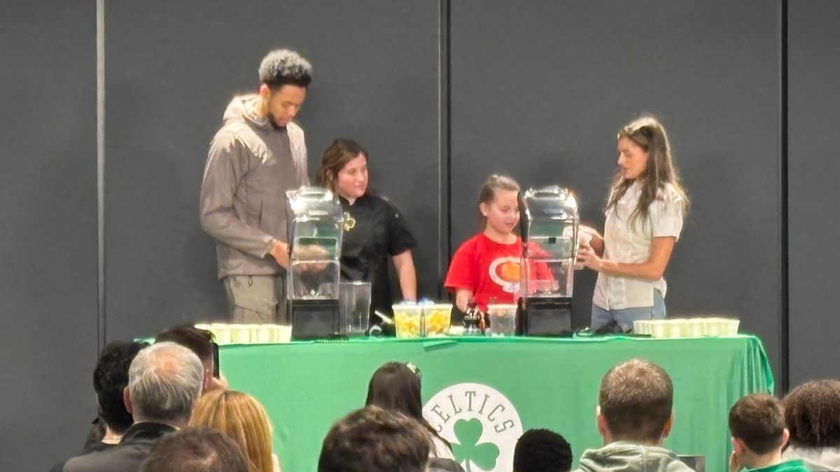 Anfernee Simons making smoothies at the 'Fit for a Cause' launch event