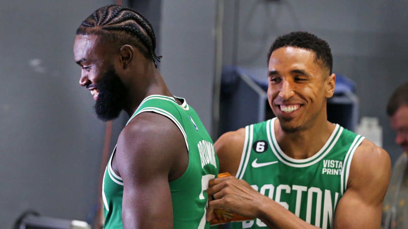 Malcolm Brogdon immediately shows how he'll bring balance to the Celtics