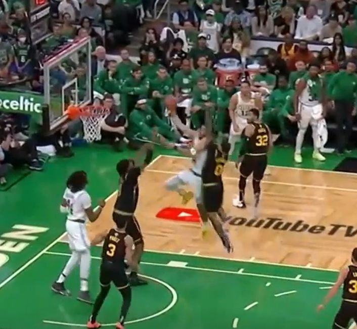 photoCaption-photoCredit