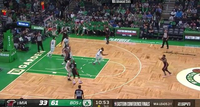 photoCaption-photoCredit