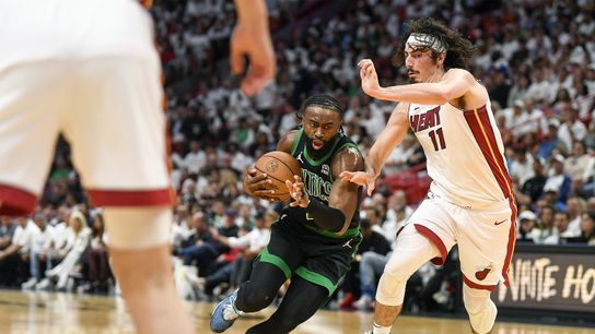 Final: Celtics 102, Heat 88 - White dominates, but C's lose Porzingis taken at Kaseya Center (Celtics)