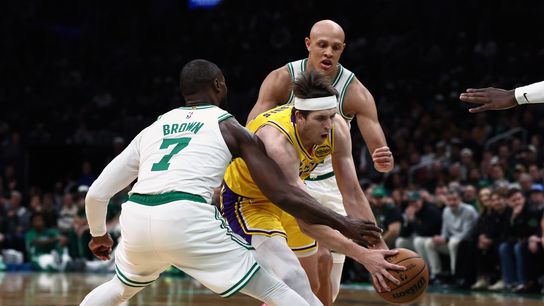 BSJ Live Coverage: Celtics 69, Lakers 46 (halftime) - C's cruising through easy first half taken at TD Garden (Celtics)