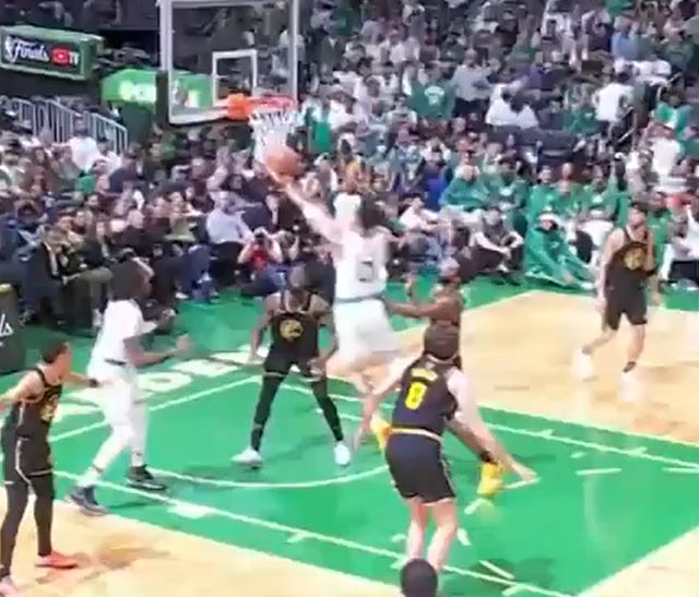 photoCaption-photoCredit