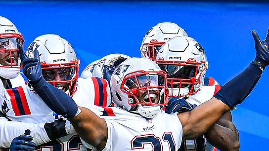 Podcast: Bedard reviews Patriots-Chargers, talks trade deadline with 98.5 The SportsHub Postgame Show taken at BSJ Headquarters (Patriots)