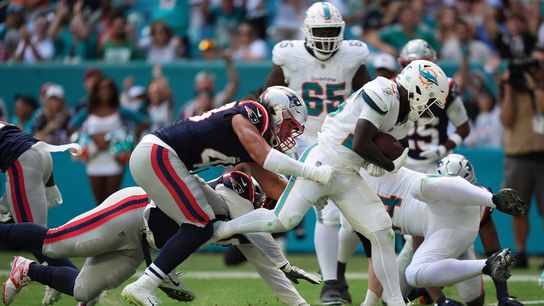 FINAL: Dolphins 34, Patriots 15 - Tua (317 yards, 4 TDs), Waddle (141 yards) have easy time vs. sloppy New England taken at Hard Rock Stadium (Patriots)