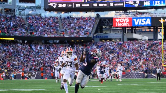 Bedard: 4 sequences to another Patriots victory - Pressure aids key stop, Spillane's interception; unflappable Maye; another Boutte shot play taken at BSJ Headquarters (Patriots)