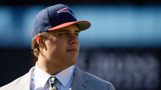 Hurley: What we learned from Caleb Lomu's Patriots introduction at Gillette Stadium taken at BSJ Headquarters (Patriots)