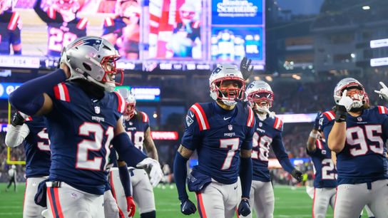 Podcasts: Bedard breaks down Patriots-Texans, matchup with Broncos with CLNS and 98.5 The Sportshub taken at Gillette Stadium (Patriots). Photo by (Adam Richins for BSJ)