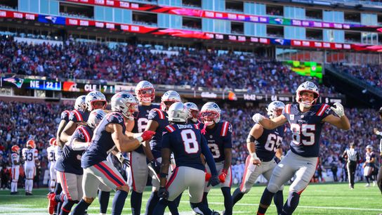 Podcasts: Bedard breaks down Patriots' win over the Browns with CLNS and 98.5 The SportsHub taken at Gillette Stadium (Patriots)