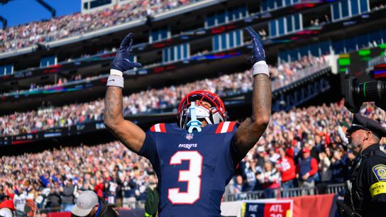 Despite off-field loss, Demario Douglas helps Patriots to sixth-straight victory with a career day taken at Gillette Stadium (Patriots)