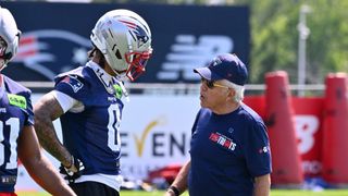 Bedard: Patriots, Gonzalez finally reach a deal on a contract extension - 4 years, $135 million taken in Seattle (Patriots). Photo by (USA Today Network)