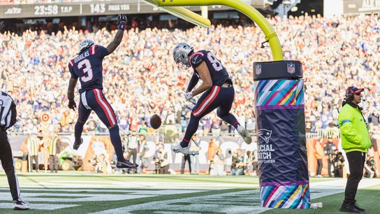Podcasts: Bedard on Patriots' win over the Jets, injury situation with 98.5 The SportsHub & CLNS taken at Gillette Stadium (Patriots). Photo by (Paul Johnson for BSJ)