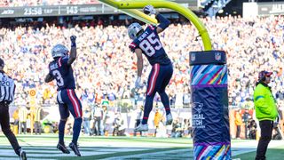 FINAL: Patriots 26, Jets 19 - Despite OL injuries, Brown's drops, NE wins third straight taken at Gillette Stadium (Patriots). Photo by (Paul Johnson for BSJ)