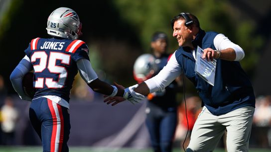 Podcasts: Bedard breaks down Patriots' win over the Panthers with CLNS and 98.5 The SportsHub taken at Gillette Stadium (Patriots)