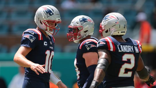 FINAL: Patriots 33, Dolphins 27 - New England survives crazy game thanks to Maye to get first win taken at Hard Rock Stadium (Patriots)
