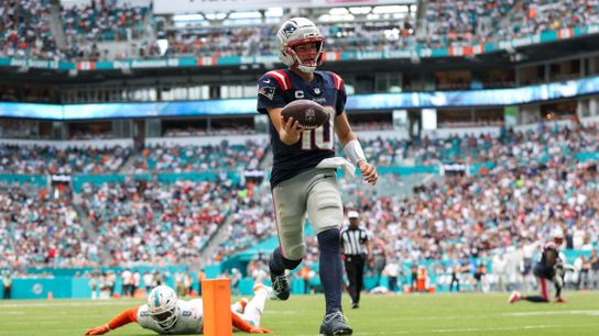 Podcast: Bedard recaps the Patriots' win over the Dolphins with CLNS and 98.5 The SportsHub taken at Hard Rock Stadium (Patriots)