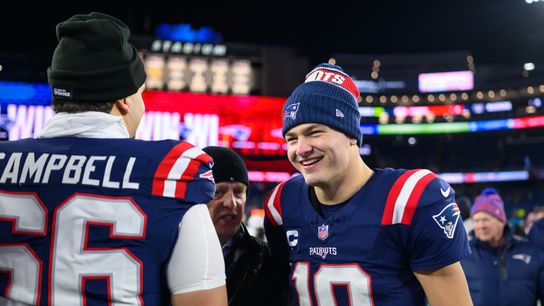 BSJ Game Report: Patriots 38, Dolphins 10 - After remarkable 14-3 regular season, New England will face Chargers as No. 2 seed taken at Gillette Stadium (Patriots)