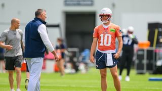 Bedard: Thoughts and observations from the Patriots' first open practice - Gonzalez, Davis out; Lomu at RT taken at Gillette Stadium (Patriots). Photo by (Adam Richins for BSJ)