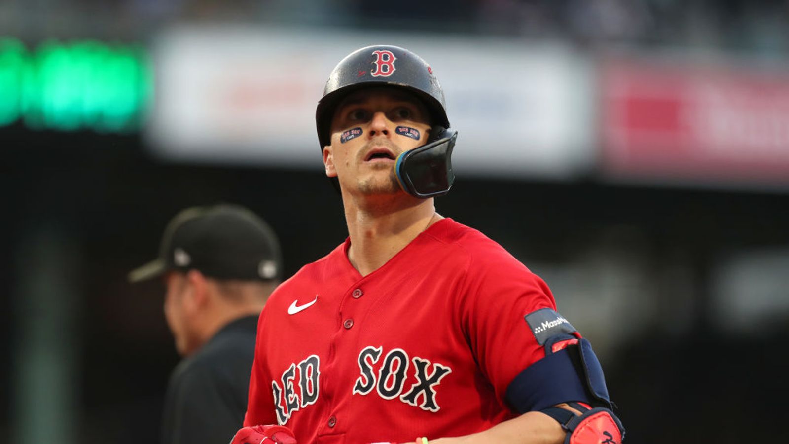 MLB Notebook: Kiké Hernández odd man out?,Sox prospects debut in