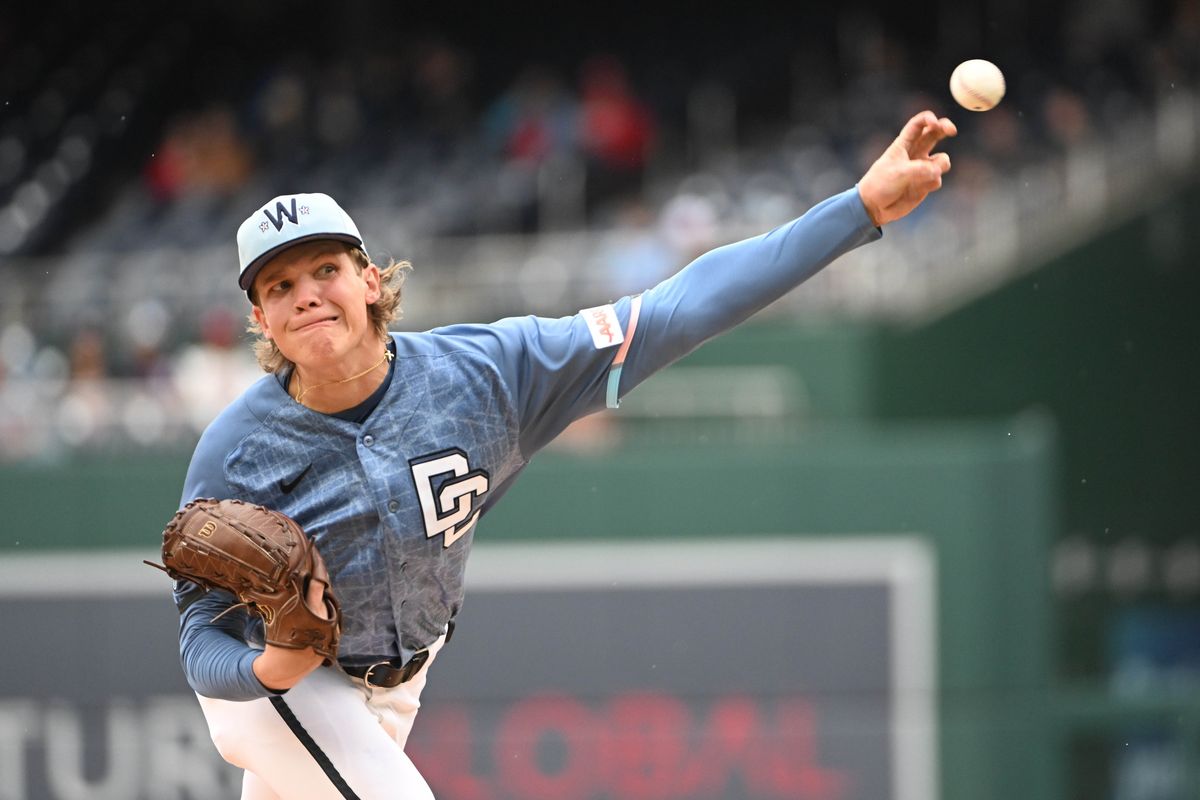 Sep 26, 2026; Washington, District of Columbia, USA; Washington Nationals pitcher Connelly Early (19) throws to the New York Mets during the first inning at Nationals Park. 
