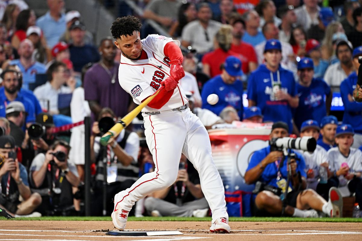 Jul 13, 2026; Philadelphia, PA, USA; Boston Red Sox first baseman Willson Contreras (40) at bat during the home run derby at Citizens Bank Park. Jul 13, 2026; Philadelphia, PA, USA; Boston Red Sox first baseman Willson Contreras (40) at bat during the home run derby at Citizens Bank Park.