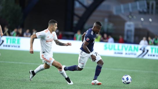 Final: Revolution 4, Vancouver Whitecaps 0 - New England now at nine straight without a defeat, routs the 'Caps taken at Gillette Stadium (Revolution)