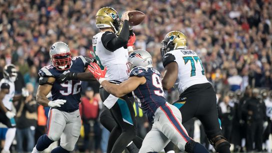 Bedard: Matt Patricia and the Patriots' defense dialed up the pressure to key comeback taken at Gillette Stadium (2017 AFC Championship)
