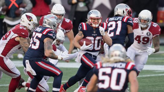 Controversial blindside block call against Anfernee Jennings doesn't prove costly in slim win for Patriots taken at BSJ Headquarters (Patriots)