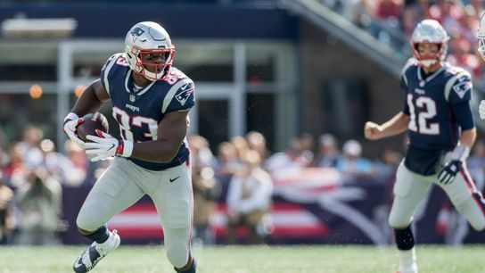 Dwayne Allen on possibility of Rob Gronkowski's absence: 'I always prepare like a starter' taken at Gillette Stadium (Patriots)