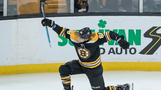 Final: Bruins 5, Islanders 0 — B's dominate on the road taken at Nassau Veterans Memorial Coliseum (Bruins)