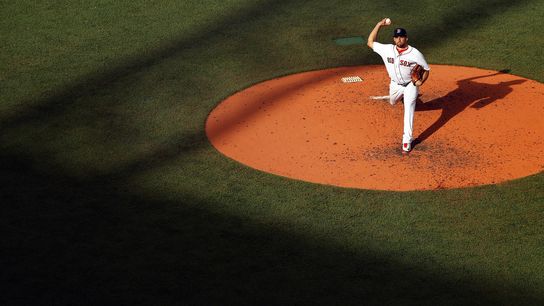 McAdam: Nathan Eovaldi and Sandy Leon quickly form dynamic duo for Red Sox taken at Fenway Park (Red Sox)