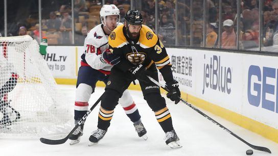 Bruins notes: UNH's Daniel Winnik making most of PTO; catching up, injuries taken at Warrior Ice Arena (Bruins)