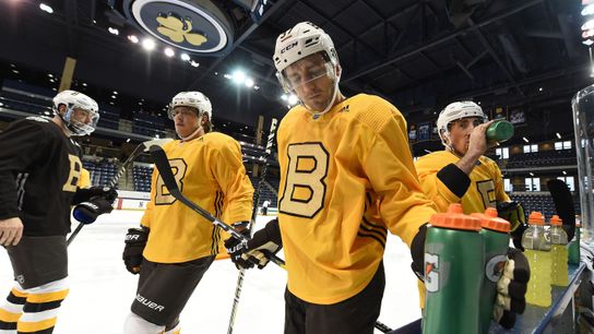 Ryan: Mother Nature hasn’t cooperated, but this Bruins club has no excuses for flat showing at Winter Classic taken at Notre Dame Stadium (Bruins)