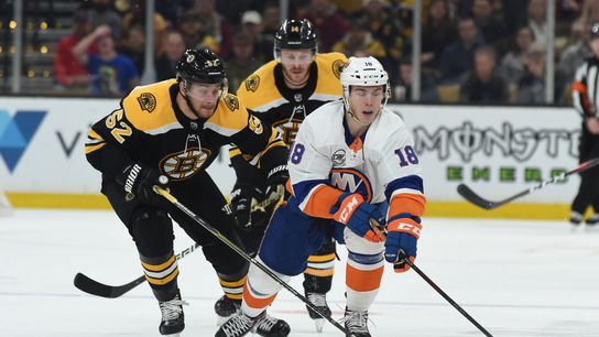 Final: Islanders 2, Bruins 1 (SO) - New York wins in the shootout taken at BSJ Headquarters (Bruins)