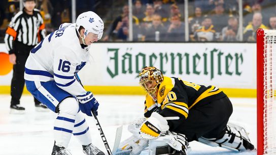 Final: Maple Leafs 4, Bruins 1 - Toronto capitalizes against sluggish B's defense, takes Game 1 taken at TD Garden (Bruins)