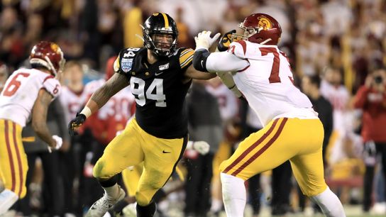 NFL Notebook: First full first-round mock draft giving Patriots an edge; Issues with the proposed CBA taken at BSJ Headquarters (Patriots)
