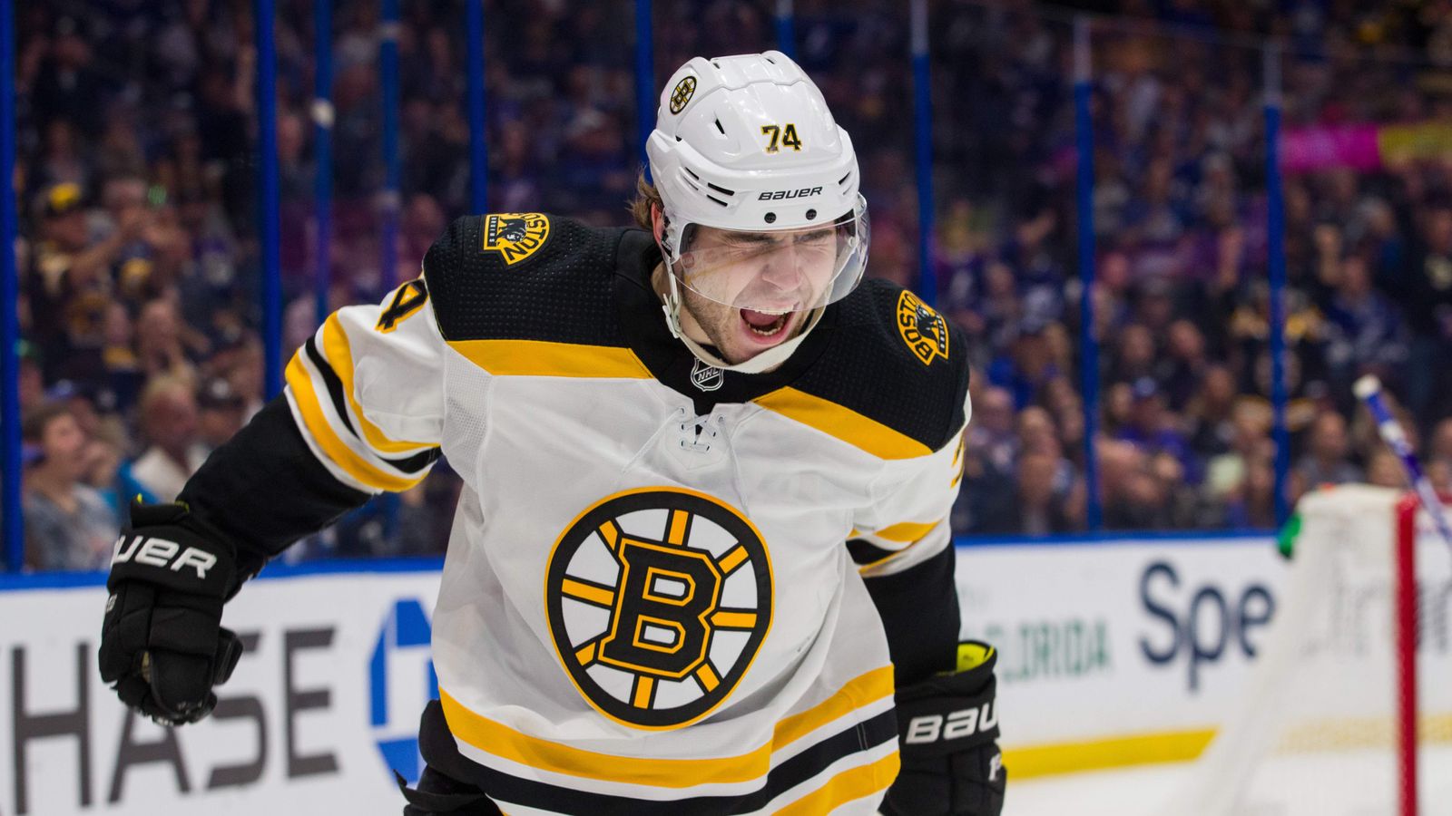 BSJ Game Report Bruins 2, Lightning 1 B’s shut down Tampa, extend