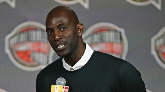 Winning Plays Podcast: A KG tribute + Drafting the 2000s Celtics taken at BSJ Headquarters (Celtics)