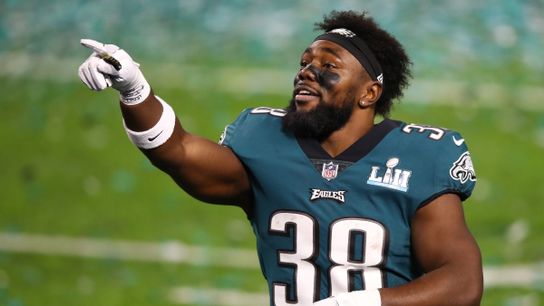 Patriots reportedly add RB Kenjon Barner taken at BSJ Headquarters (Patriots)