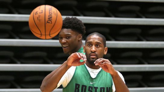 Notebook: Celtics introduce Brad Wanamaker, Robert Williams stands out at practice taken at Auerbach Center (Celtics)