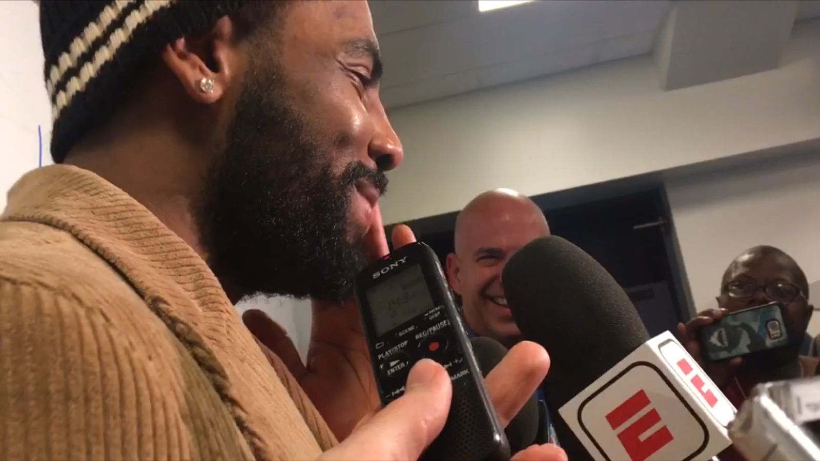 Video Kyrie Irving hilariously explains why he ditched black mask for clear one